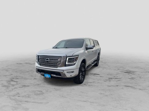 Used 2023 Nissan Titan Platinum Reserve w/ Moonroof Package image 4