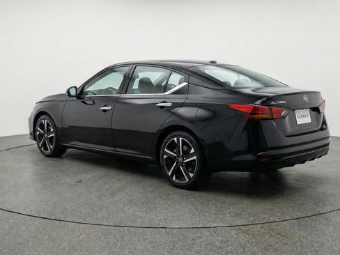 Used 2025 Nissan Altima 2.5 SV image 6