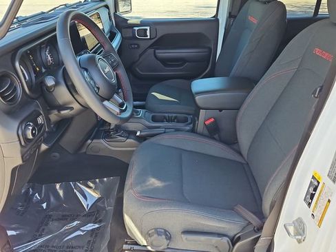 Used 2025 Jeep Wrangler Unlimited Rubicon image 11