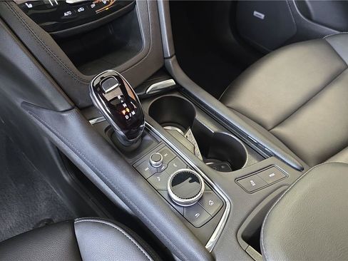 Used 2024 Cadillac XT6 Luxury AWD/4WD image 21