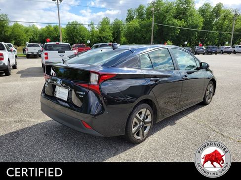 Used 2020 Toyota Prius XLE FWD image 6