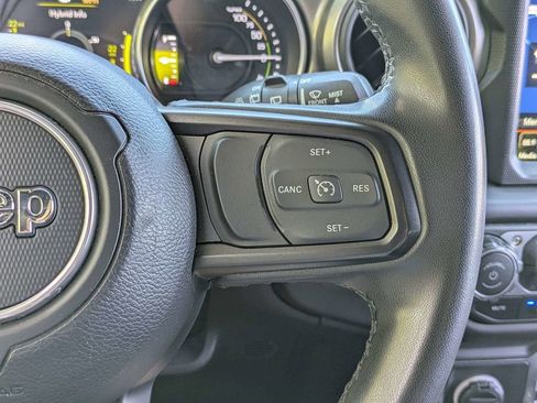 Used 2023 Jeep Wrangler Unlimited w/ Sun & Screen Package AWD/4WD image 27