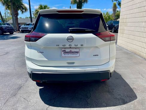Used 2024 Nissan Rogue S AWD/4WD image 4