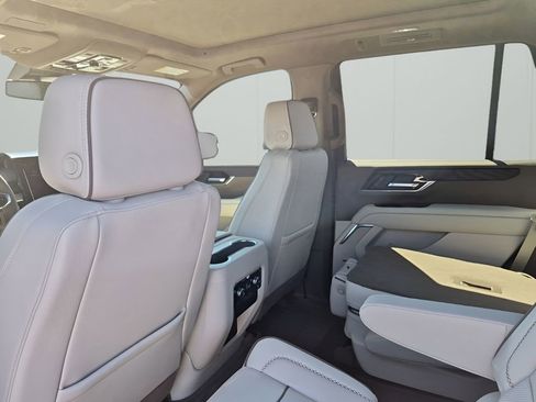New 2026 GMC Yukon Denali w/ Sun & Power Step Package image 18