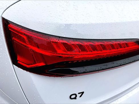 Certified 2025 Audi Q7 2.0T Premium Plus w/ Premium Plus Package AWD/4WD image 47
