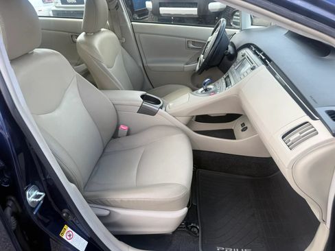 Used 2013 Toyota Prius Four FWD image 11