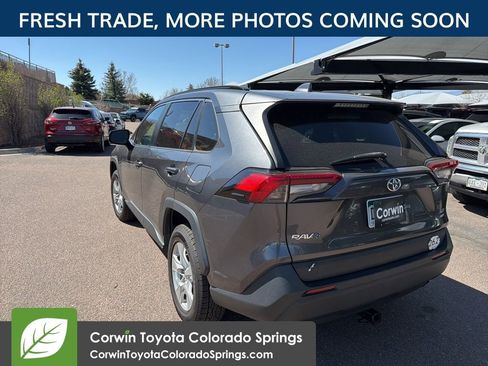 Used 2019 Toyota RAV4 XLE AWD/4WD image 6