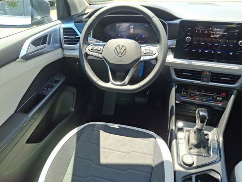 New 2025 Volkswagen Taos SE AWD/4WD image 9