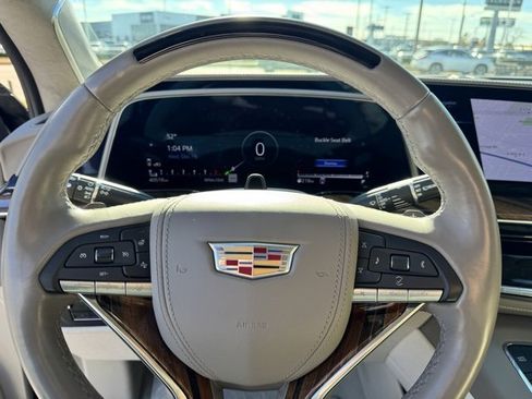 Used 2023 Cadillac Escalade Premium Luxury Platinum image 15