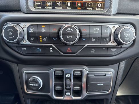 Used 2023 Jeep Wrangler Unlimited Sahara w/ Cold Weather Group image 27