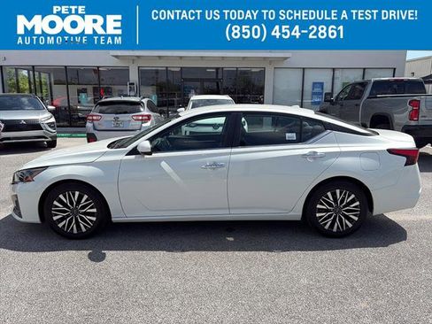Used 2023 Nissan Altima 2.5 SV image 1