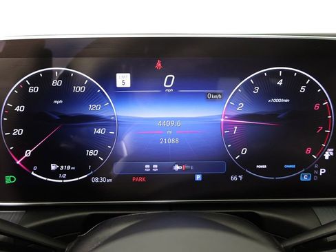 Used 2025 Mercedes-Benz CLE 300 4MATIC Coupe image 40