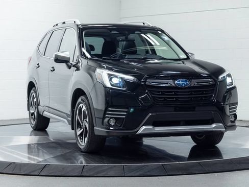 Used 2023 Subaru Forester Touring AWD/4WD image 4
