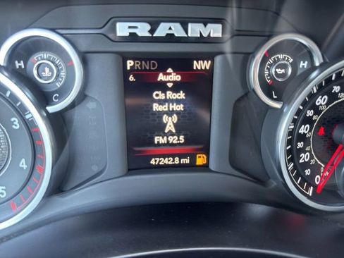Used 2024 RAM 2500 Big Horn AWD/4WD image 15