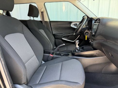 Used 2020 Kia Soul LX FWD image 8