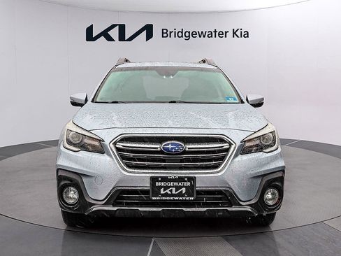 Used 2018 Subaru Outback 3.6R Limited image 3