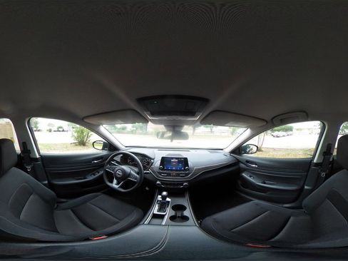 Used 2025 Nissan Altima 2.5 SV image 42