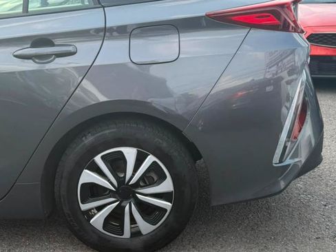 Used 2017 Toyota Prius Prime Plus w/ Carpet Mat Package FWD image 29