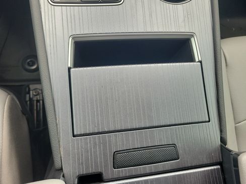 Used 2025 Toyota Sienna XLE FWD image 29