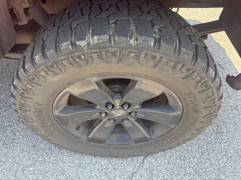 Used 2013 Ford F150 FX4 w/ FX Appearance Pkg AWD/4WD image 9