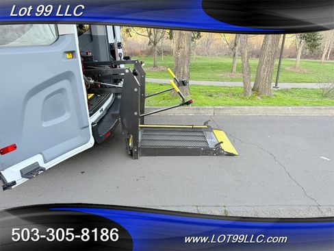 Used 2018 Ford Transit 150 XL image 41