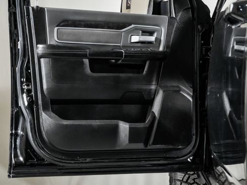 Used 2022 RAM 2500 Big Horn AWD/4WD image 33