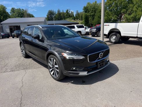 Used 2021 Volvo V90 T6 Cross Country AWD/4WD image 7
