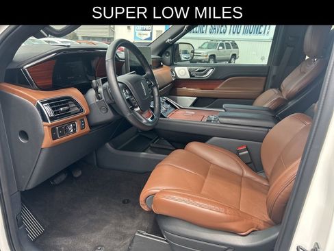 Used 2024 Lincoln Navigator Reserve AWD/4WD image 6