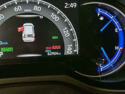 Used 2021 Toyota RAV4 Limited image 19