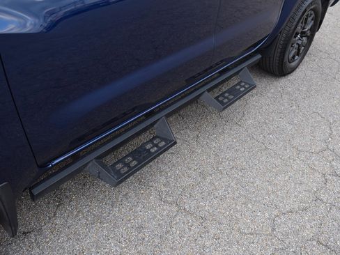 Used 2023 Nissan Frontier SV w/ SV Convenience Package image 5