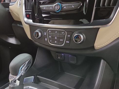 Used 2022 Chevrolet Traverse LS w/ Midnight/Sport Edition AWD/4WD image 16