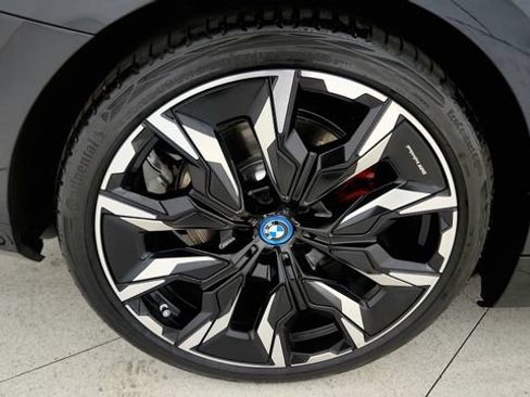 Used 2024 BMW i5 eDrive40i w/ M Sport Package RWD image 81