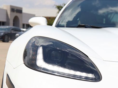 Used 2012 Chevrolet Corvette Grand Sport w/ 3LT Preferred Equipment Group image 5