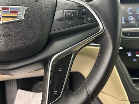 Used 2018 Cadillac XT5 FWD image 21