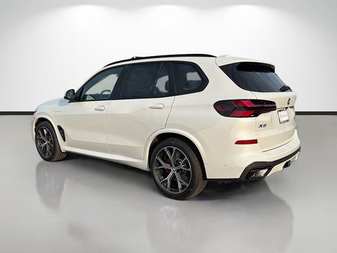 New 2026 BMW X5 xDrive50e w/ Executive Package AWD/4WD image 5