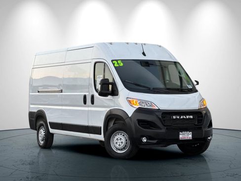 Used 2025 RAM ProMaster 2500 w/ Convenience Group image 2