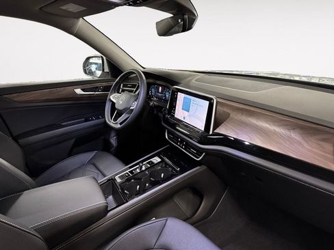 New 2026 Volkswagen Atlas SE FWD image 9