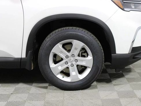 Used 2023 Honda Pilot LX image 10