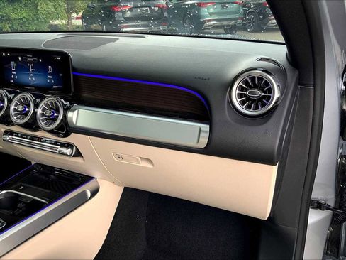 Certified 2026 Mercedes-Benz GLB 250 4MATIC image 10