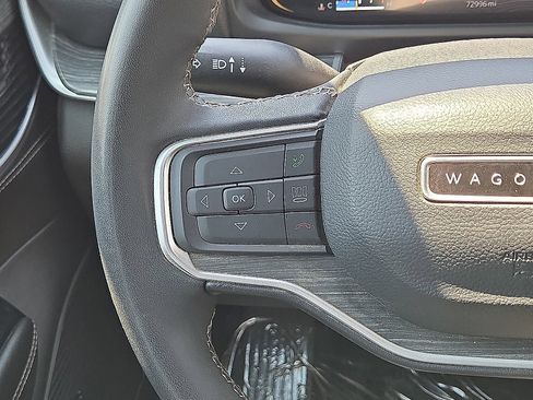 Used 2024 Jeep Wagoneer L Series II w/ Flexible Seating Group AWD/4WD image 18