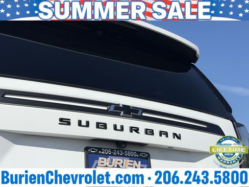 Used 2022 Chevrolet Suburban Z71 w/ Luxury Package AWD/4WD image 39