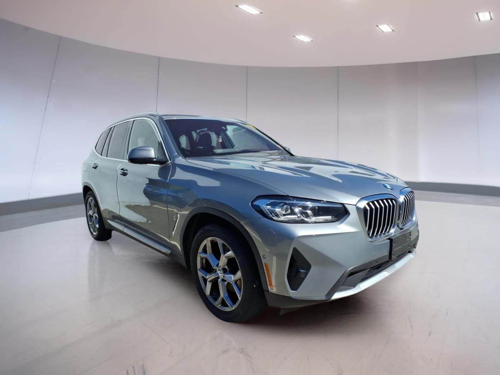 Used 2024 BMW X3 xDrive30i w/ Premium Package AWD/4WD image 1
