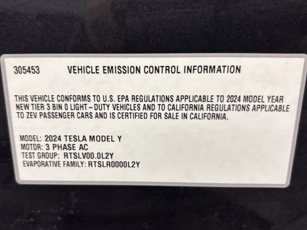 Used 2024 Tesla Model Y Long Range AWD/4WD image 64