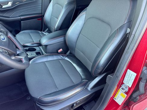 Certified 2023 Ford Escape ST-Line w/ Tech Pack #1 AWD/4WD image 15