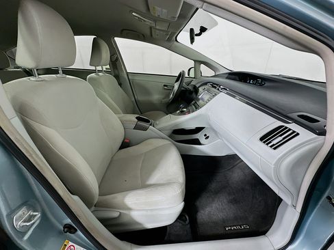 Used 2014 Toyota Prius Two image 28