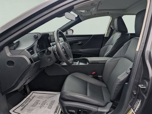 Used 2023 Lexus ES 350 w/ Premium Package FWD image 9