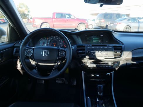 Used 2016 Honda Accord Sport image 21