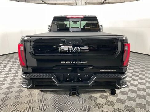 Used 2025 GMC Sierra 2500 Denali Ultimate image 5
