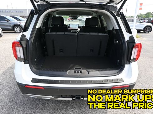 New 2026 Ford Explorer Active RWD image 6