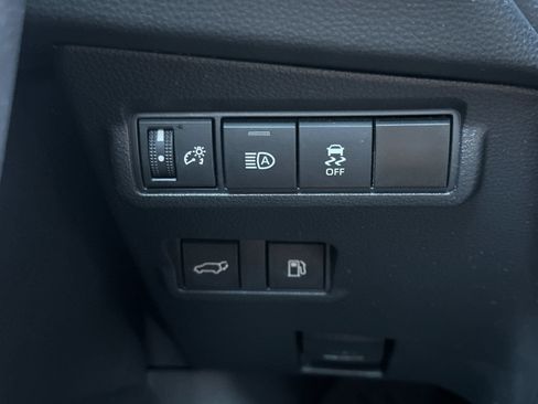 Used 2024 Toyota Corolla Cross AWD Hybrid w/ Convenience Package image 30